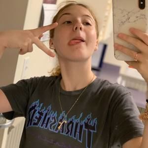 Meet your Posher, Andrea